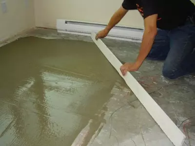 Выравнивание бетонной стяжкой
